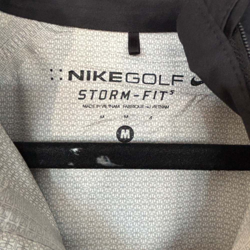 Nike Men's Black and Gray Storm Fit Golf Polo Shirt - Picture 3 of 5